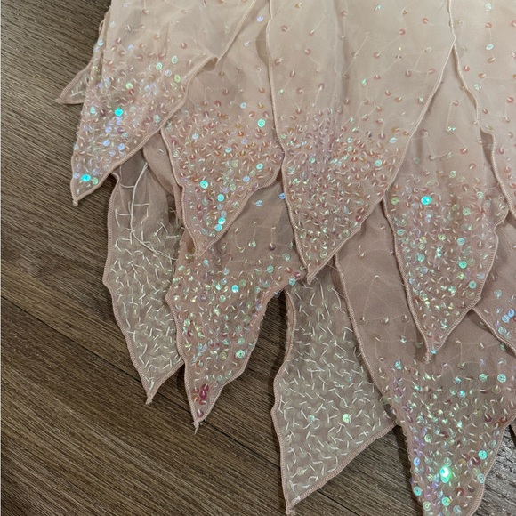 bebe Cream Asymmetrical Layered Skirt - Picture 3 of 9